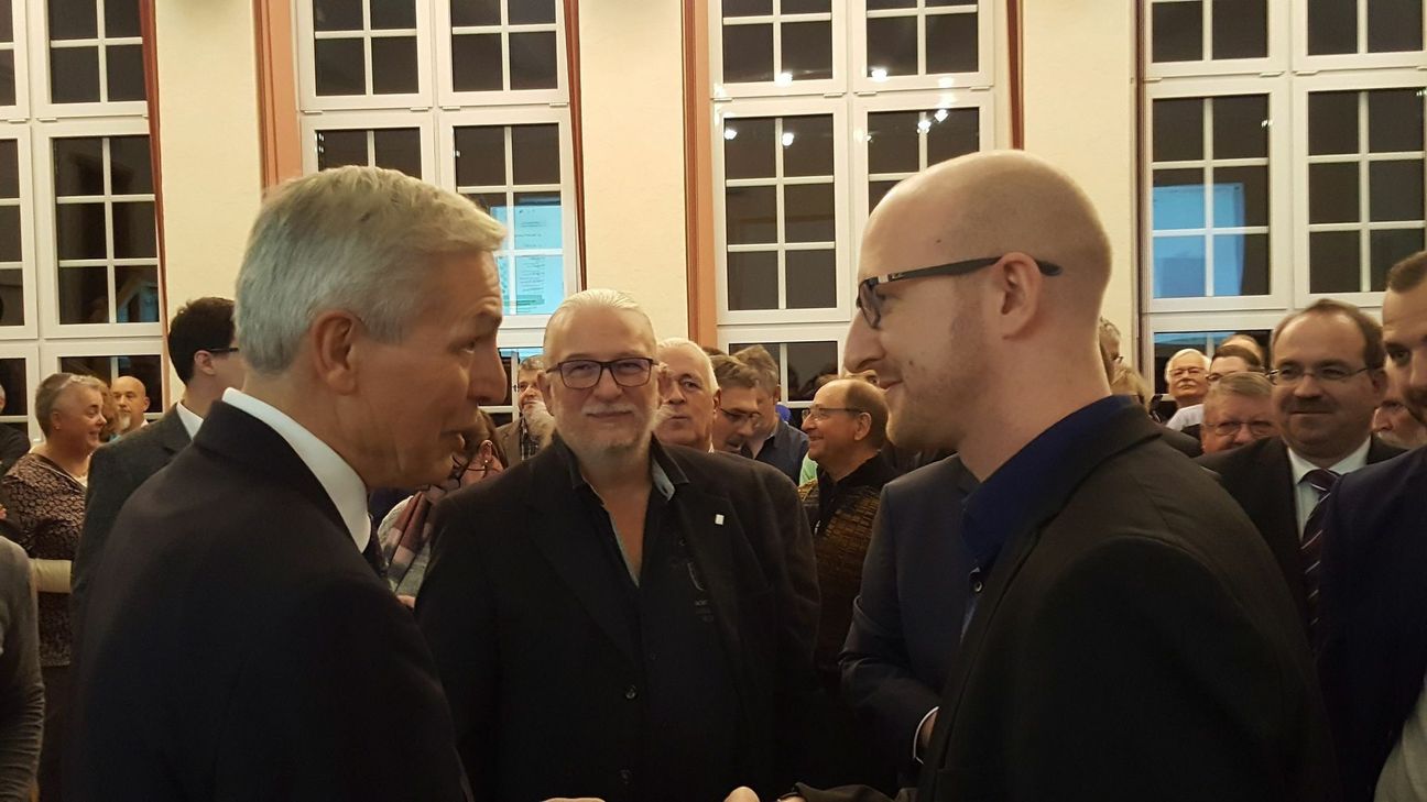 Drei Bürgermeister unter sich: Der scheidende Bürgermeister Udo Meister (v.li.), der ehemalige Bürgermeister Ralf Hergarten und der künftige Bürgermeister Ingo Pfennings.