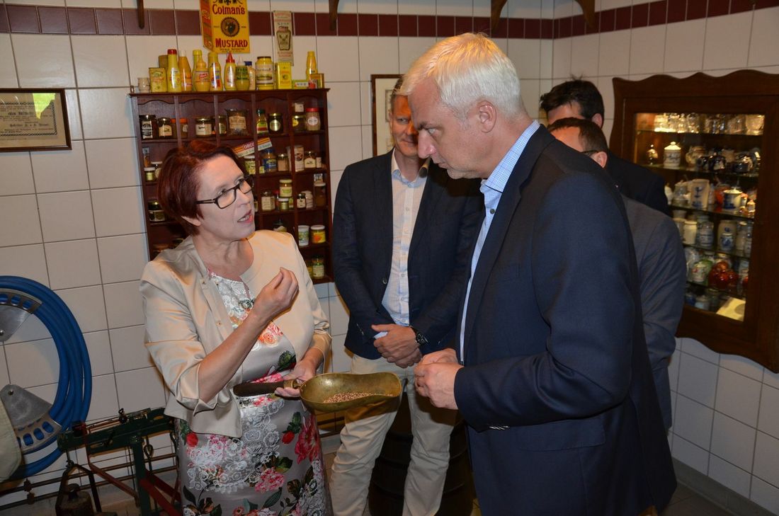 Eine Menge geboten wurde NRW-Wirtschaftsminister Garrelt Duin bei seiner touristischen Sommerreise nach Monschau.