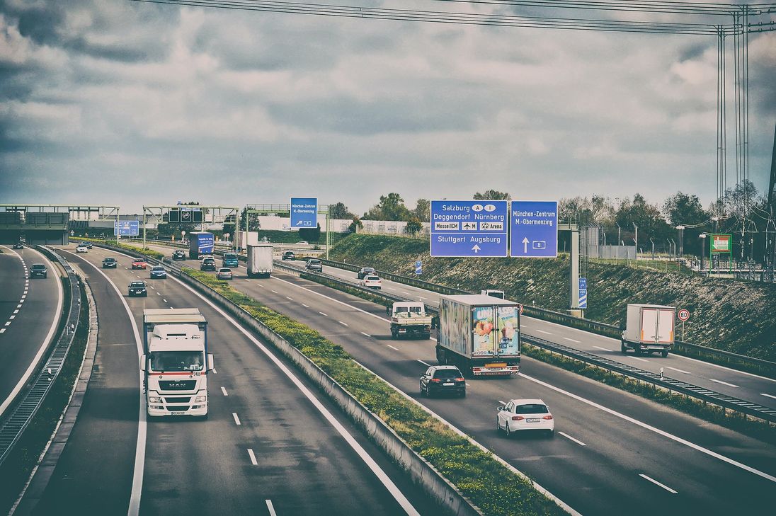 Symbolfoto Autobahn