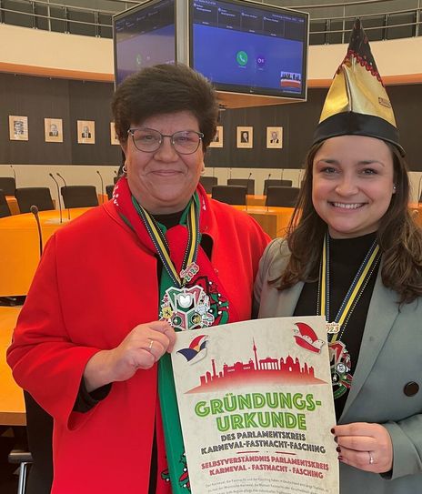 Claudia Moll und Catarina dos Santos haben einen karnevalistischen Parlamentskreis im Bundestag gegründet.