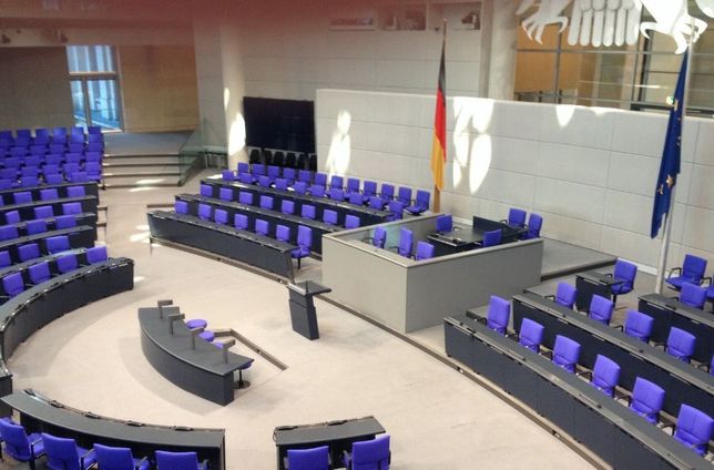 Seit Mai sitzt das Kabinett Merz auf der Regierungsbank im Deutschen Bundestag - die Eifeler Wirtschaft zieht Ende März eine erste Bilanz.