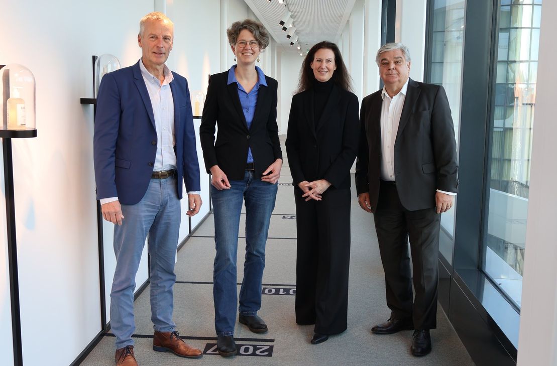 Georg Stoffels - Hauptgeschäftsführer der Handwerkskammer Aachen; Ellen Lenders – Senior Expertin Bildungsberatung/-politik der Industrie- und Handelskammer Aachen; Silke Gego – Vice President Global Human Relations der Dr. Babor GmbH & Co. KG; Ulrich Käser - Vorsitzender der Geschäftsführung der Agentur für Arbeit Aachen-Düren.