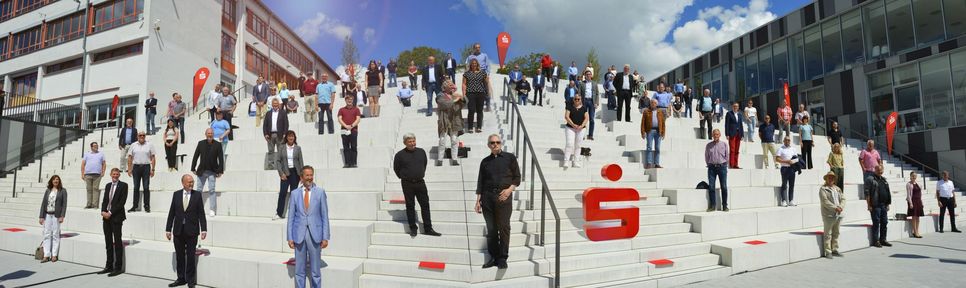 Mehr als 200.000 Euro gingen bei der Spendenübergabe in Bitburg als Unterstüzung an 170 ehrenamtliche Projekte aus dem Eifelkreis. Foto: KSK