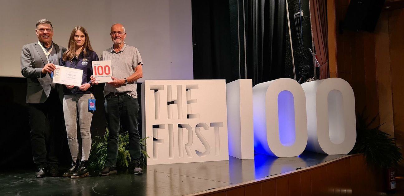 Prof. Dr. Georg Büchel, Sabine Kummer und Prof. Dr. Volker Lorenz haben für den Natur- und Geopark Vulkaneifel das Ulmener Maar und die Maarlandschaft der Vulkaneifel in Spanien vorgestellt.