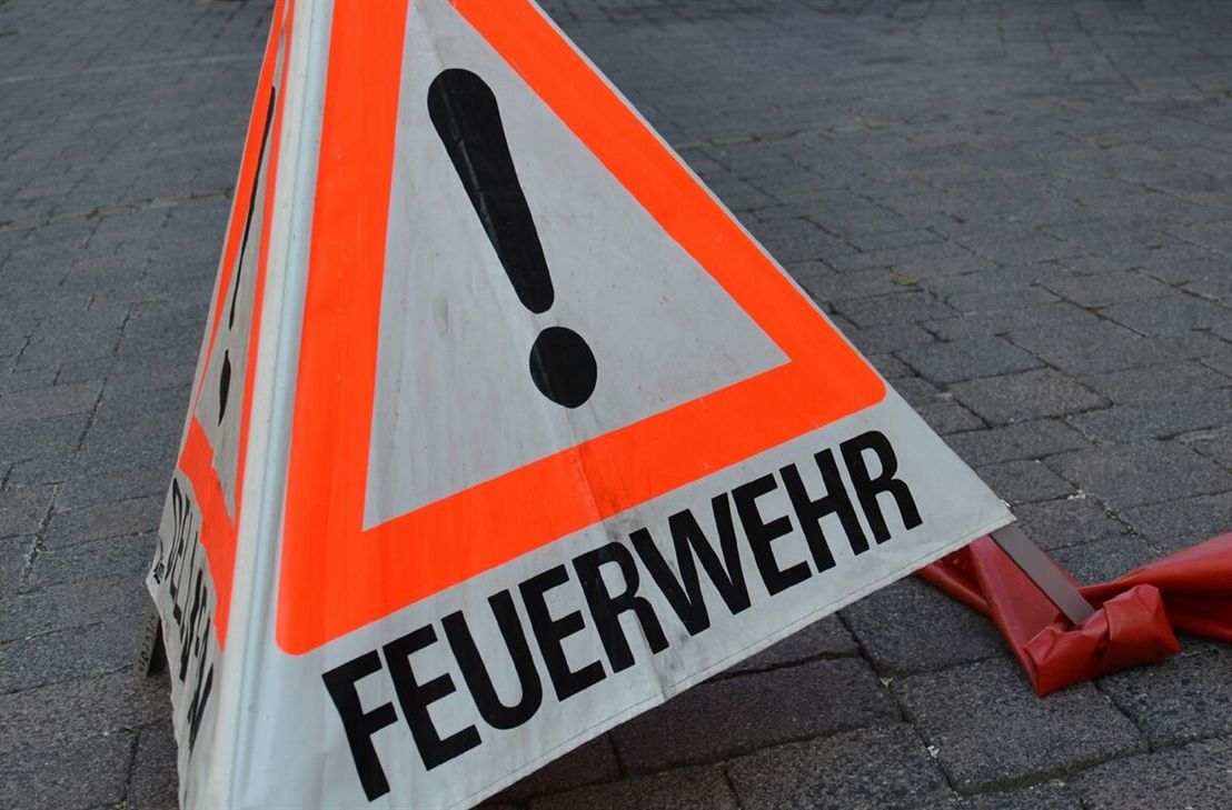 Warnschild der Feuerwehr