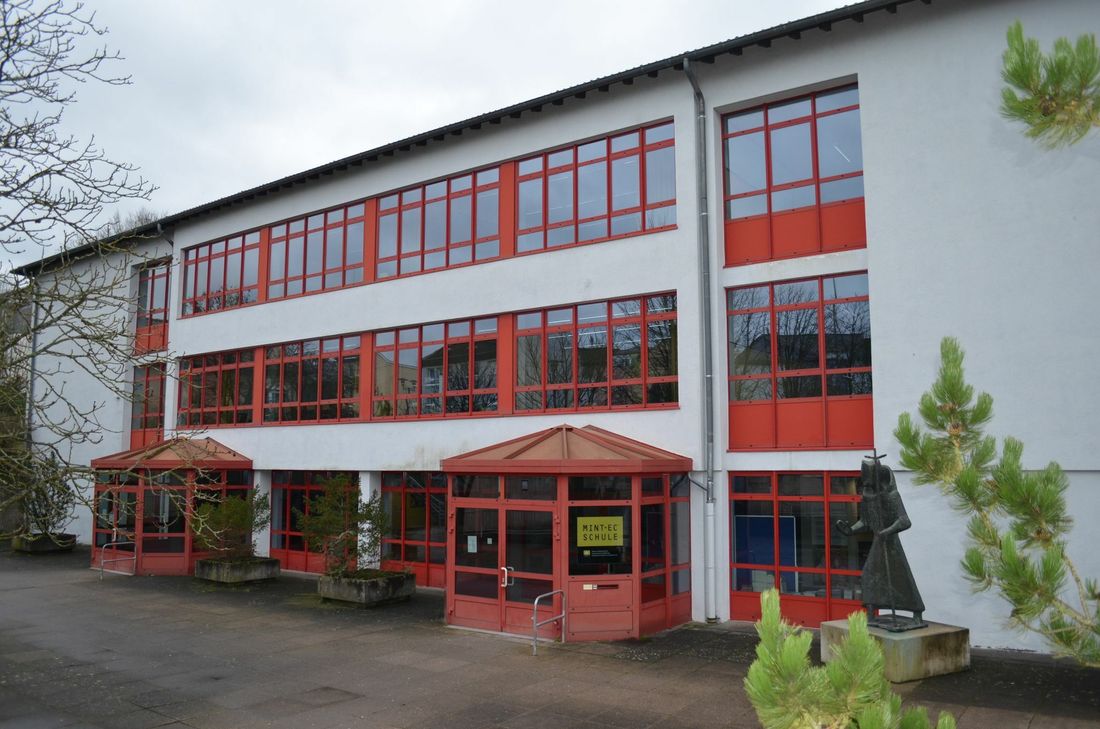 Die mit 8 Millionen Euro größte Investition des Eifelkreises Bitburg-Prüm im Bereich Schule fließt 2017 in die Bauvorhaben am St.-Willibrord-Gymnasium in Bitburg.  Foto: Archiv/ S. Schönhofen