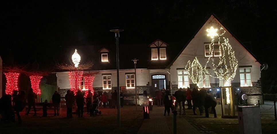 Adventskranz im Mayener Stadtteil Kürrenberg.