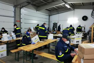 Der THW-Ortsverband Simmern unterstützte den Kreis bei der Verteilung medizinischer Masken. (Fotos: THW)