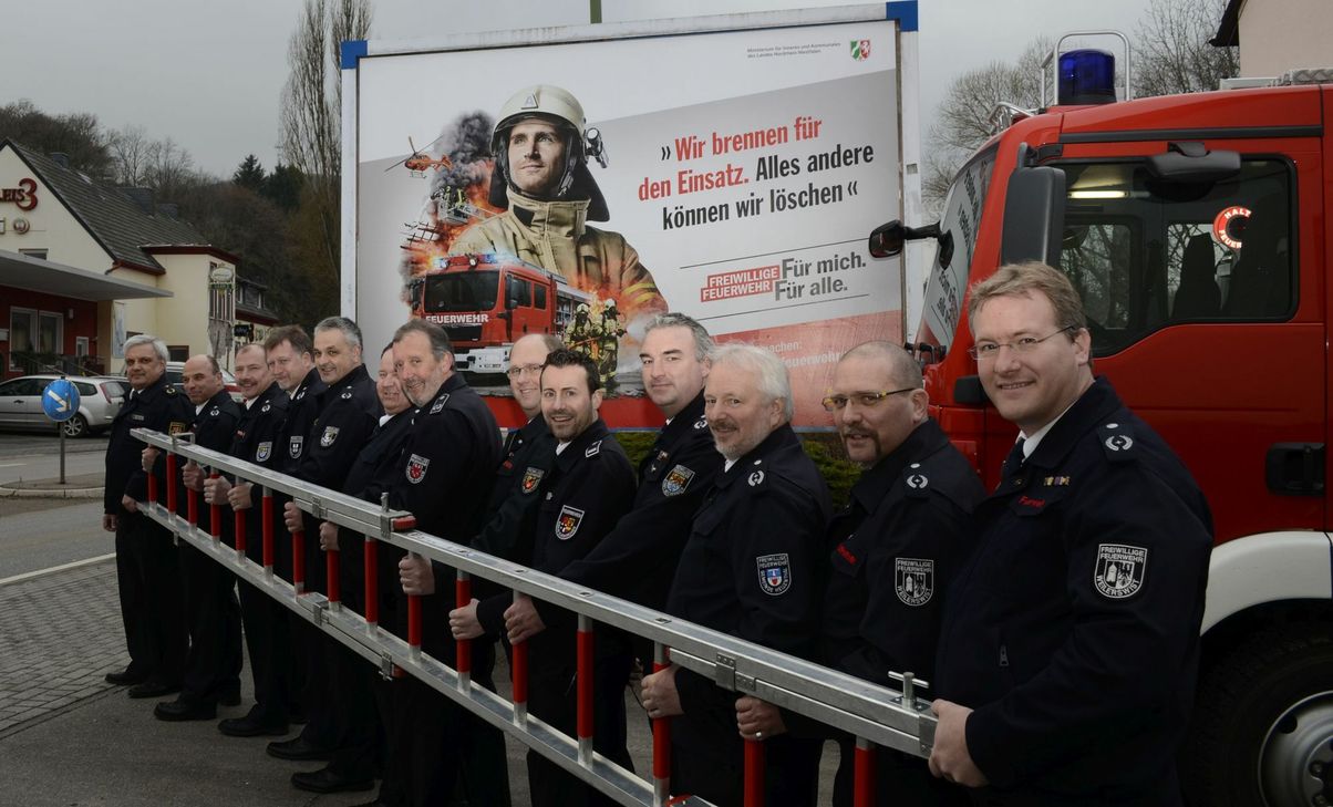 Die Spitzen nahezu aller Freiwilligen Feuerwehren im Kreis Euskirchen waren nach Gemünd gekommen, um dort für neue Mitglieder zu werben. Foto: mn