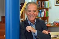 Dr. Andreas Nikolay.