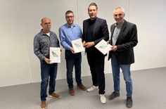Von links: Ortsbürgermeister Andreas Dewald (Osburg), Ortsbürgermeister Mario Weber (Thomm), Staatssekretär Daniel Stich und Bürgermeister Thomas Hoffmann.