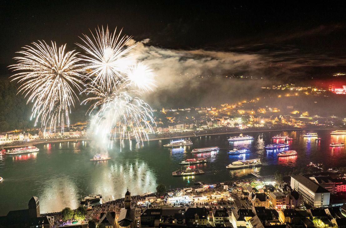 Am 3. Wochenende im September ist es wieder soweit. Sankt Goar verwandelt den Rhein in ein bunt schillerndes Lichtermeer.