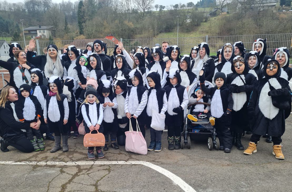 Prinzessin Lina I. und Prinz Yanick I laden zum Feiern ein.