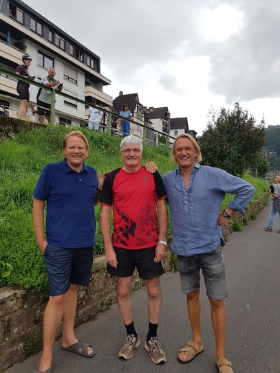 Die bekannten Fernsehköche Björn Freitag und Frank Buchholz stellten sich gerne für ein Erinnerungsfoto mit Matthias Klinkner zur Verfügung