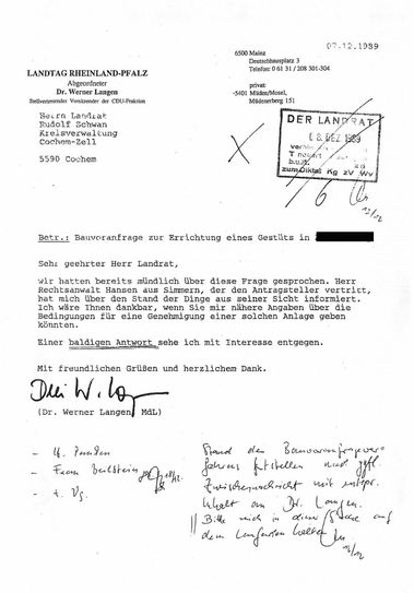 Dieses Schreiben liegt dem Cochemer Wochenspiegel vor. Daraus geht hervor, dass sich Dr. Langen für eine Baugenehmigung für ein Reitgestüt interessierte. Der Bau wurde von der Firma "Lolilane" in Auftrag gegeben. Hinter "Lolilane" steckt Ex-Agent Werner Mauss.