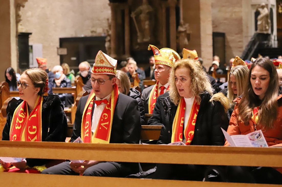 Weihbischof und Prinzenpaar feiern Gottesdienst zur Fastnacht im Dom.