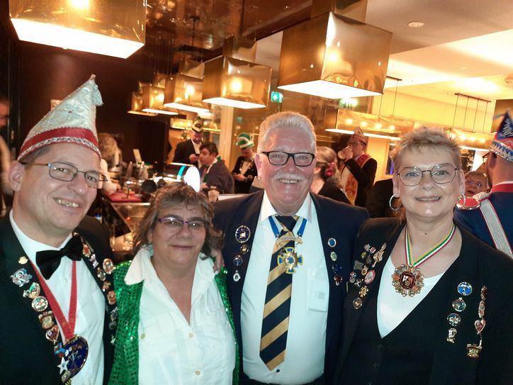 Impressionen von anschließenden Feier im Hotel Mercure gegenüber der Porta Nigra.