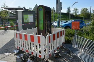 Der Bücherschrank ist bei dem Feuer komplett zerstört worden. Foto: Stadt Konz