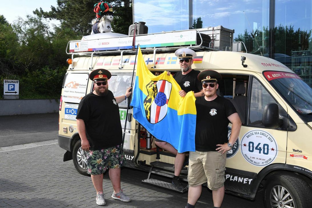 Zurück in der Heimat: Das muss gefeiert werden!