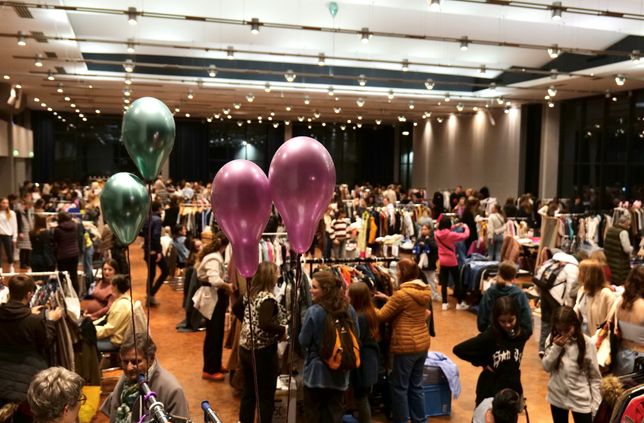 Der 5. Girls Flohmarkt findet wieder in der Hunsrückhalle statt.
