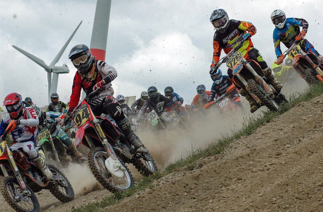 Rasant geht es zu am Raffelsberg, wenn der MSC Kleinhau zum Herbstrennen lädt.