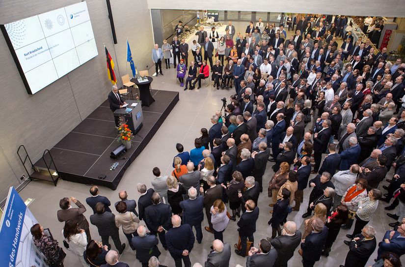 Präsident Kurt Krautscheid konnte zum traditionellen Neujahrsempfang der Handwerkskammer Koblenz rund 600 Gäste begrüßen.