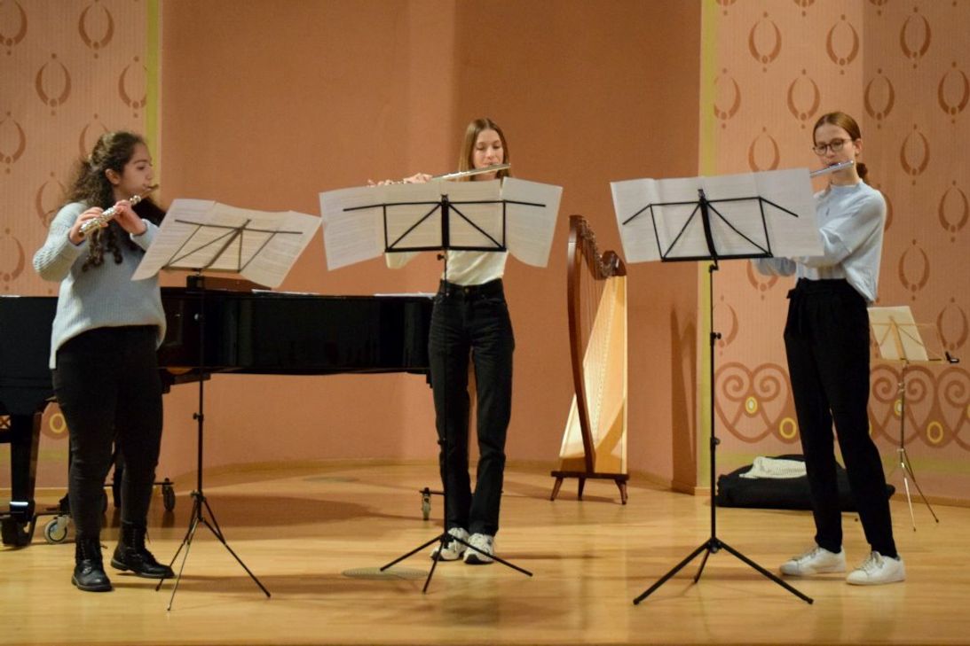 Hribsime Krikor, Marie Hayer und Clara Kiesgen.