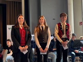 Die Lehrgangsbesten  Ronja Förster (D2, MV Konzen), Lisa Mathijssen (D1, BK Alsdorf-Schaufenberg) und Felix Johnen (D3, MV Roetgen).