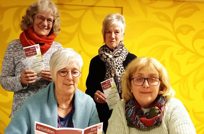 Sonja Graff, Gundula Brüggenwirth (sitzend v.l.), Ingrid Karst-Feilen und Inge Deutz-Ruppert (stehend v.l.) stellten das Gesamtkonzept »Älter werden in Roetgen« vor.