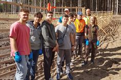 Vor Ort beim Wildgatterbau.