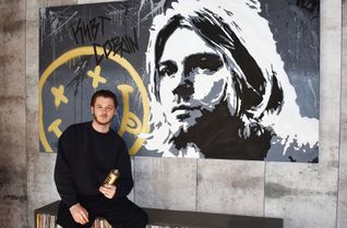 Dieses Graffiti-Werk auf Leinwand von Niklas Wida ziert das Wohnzimmer seiner Eltern.