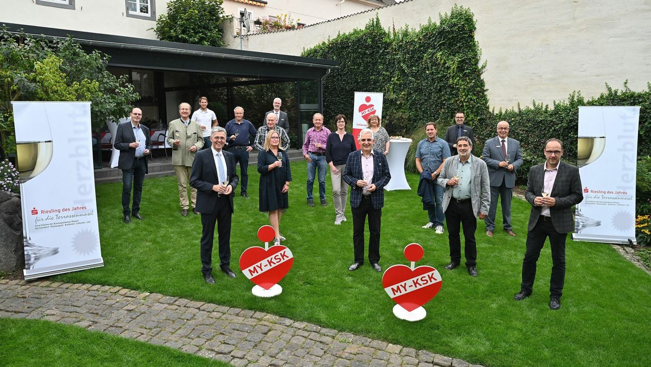 3G wurde strengstens eingehalten: Die Jury zum Sparkassen-Riesling 2021. Foto: KSK/Ralph Künzel