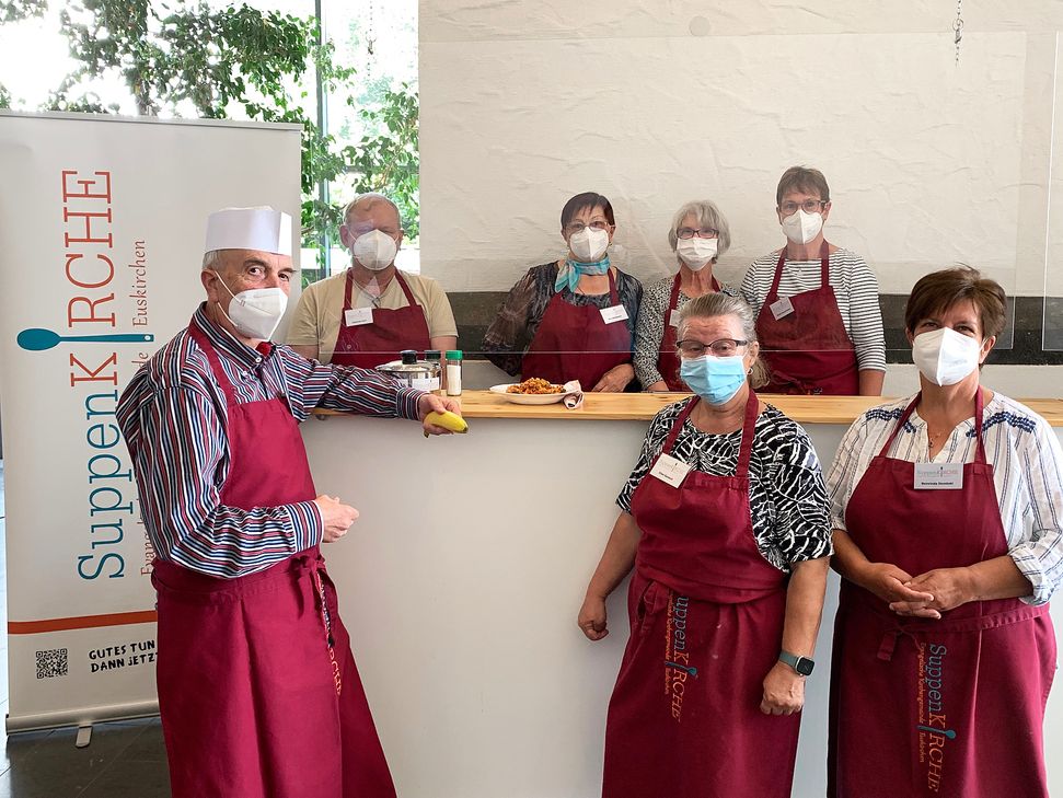 Das Team 4 der "SuppenKirche" freut sich wieder Gäste vor Ort begrüßen zu dürfen. Foto: ev. Kirchengemeinde