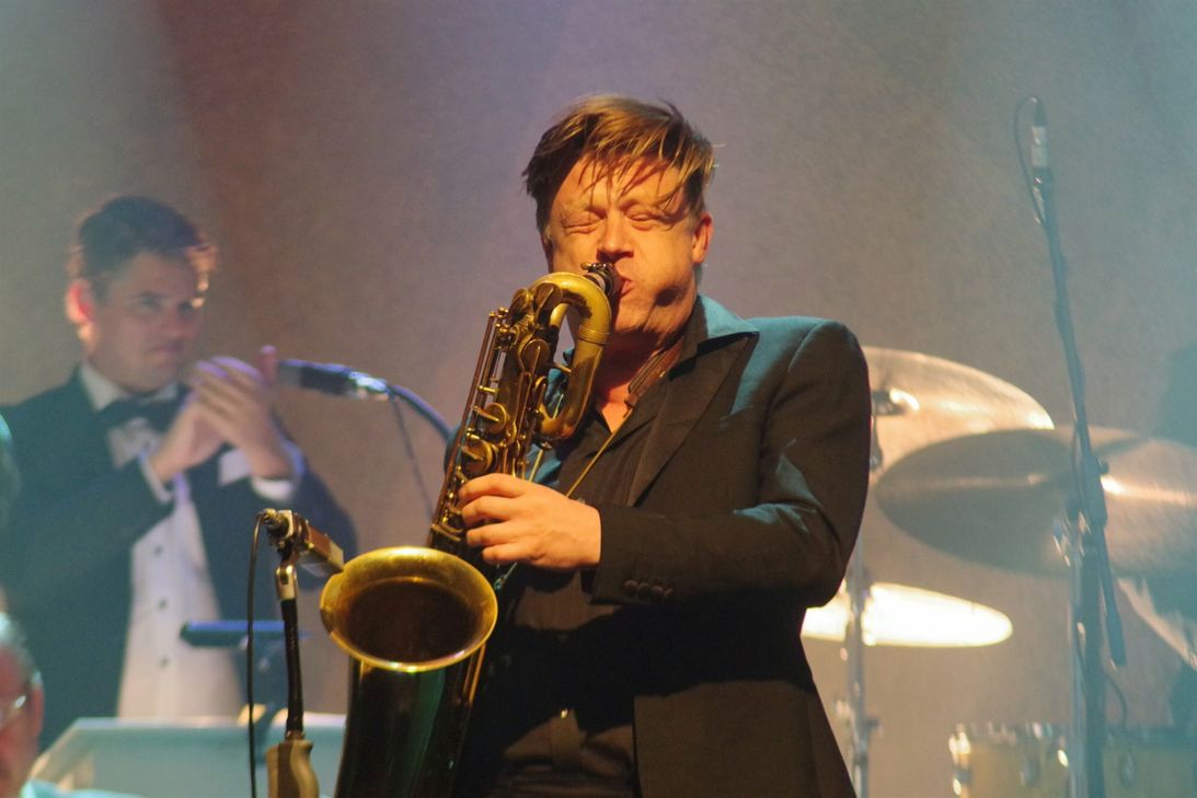 Mit einem verruchten Hauch des Berlins der wilden Zwanziger Jahre eröffnete das Moka Efti Orchestra das Krimifestival "Tatort Eifel".