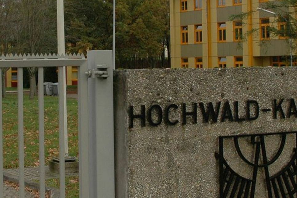 Eingang zur ehemaligen Hochwaldkaserne in Hermeskeil, heute AfA. Foto: Archiv
