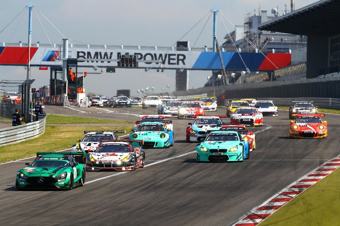 Nicht alle der Fahrzeuge aus der VLN Langstreckenmeisterschaft 2018 werden auch in der anstehenden Saison wieder an den Start gehen. Foto: H. Elis/RACEPIX.eu