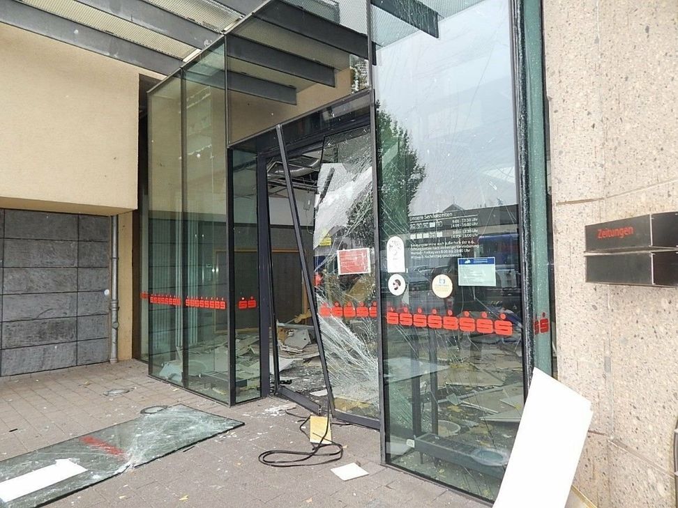 So sieht der Eingangsbereich nach der Detonation aus.