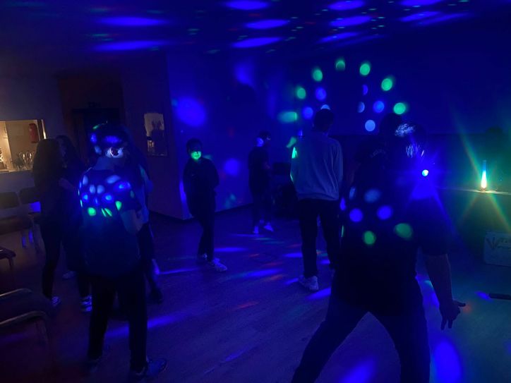 Gemütliche und unterhaltsame Stunden verbringen die Konzener Jugendlichen im Pankratiusraum.