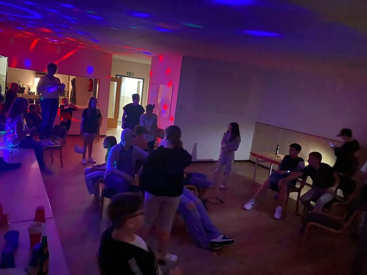 Gemütliche und unterhaltsame Stunden verbringen die Konzener Jugendlichen im Pankratiusraum.