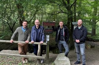 Bürgermeister Patrick Haas (Stolberg), Bürgermeister Jorma Klauss (Gemeinde Roetgen), Peter Wackers (Amtsleiter Wirtschaftsförderung und Tourismus Stolberg) und Christopher Albrecht (Sachbearbeiter, Gemeinde Roetgen).