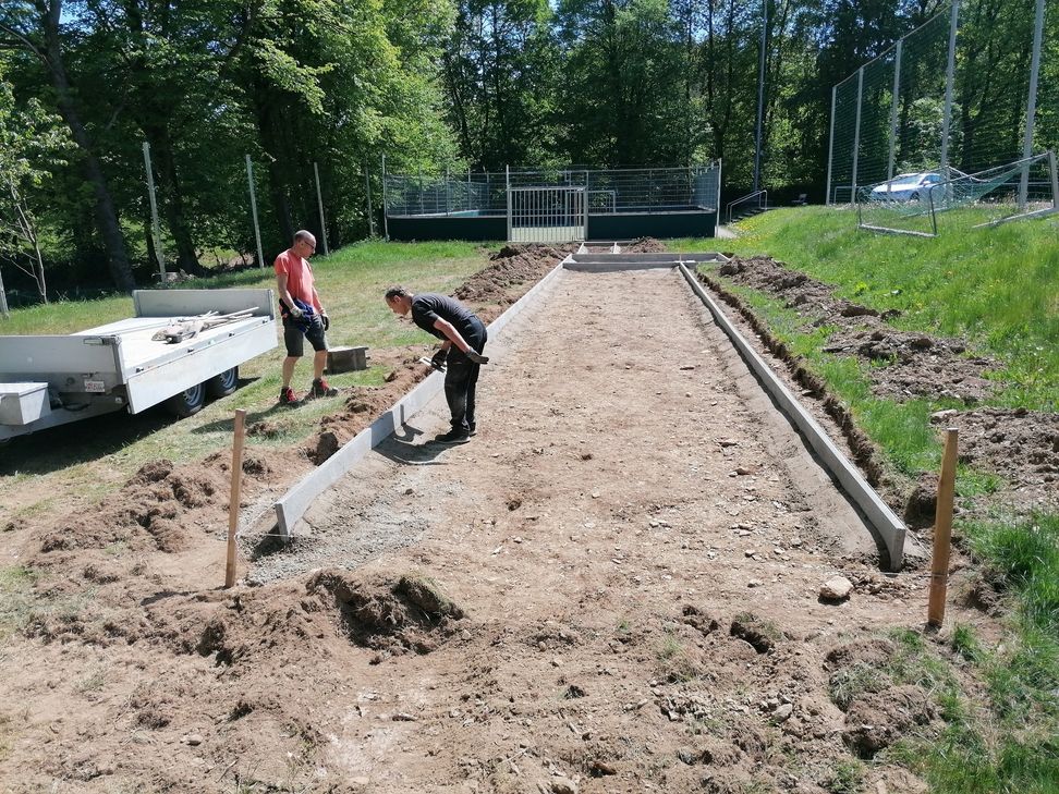 Auch für die neu geschaffene Boule-Bahn musste einiges an Erdaushub vorgenommen werden.