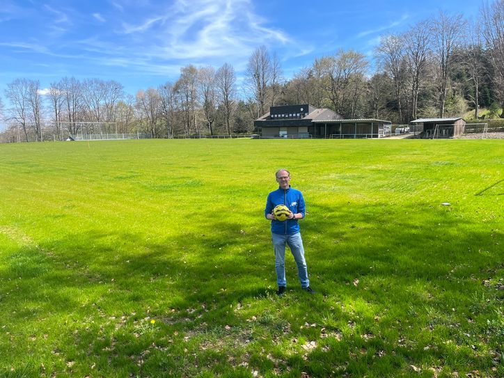 Unter anderem Dirk Löhr, der Vorsitzende des SC Komet Steckenborn, hat sich federführend um das Projekt des neuen Rasenplatzes in Steckenborn gekümmert, das nun umgesetzt wurde. Auch einige anderen Projekte sind in den letzten Jahren bereits realisiert worden