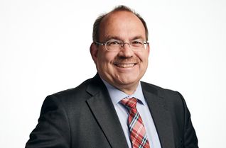 Diplom-Agraringenieur, Landtagsabgeordneter, Landrat des Kreises Düren und Vorsitzender des Eifelvereins: Dr. Ralf Nolten.