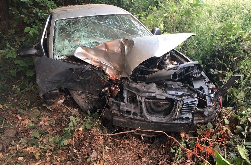 Unfallfahrzeug zwischen Gondershausen und Emmelshausen.