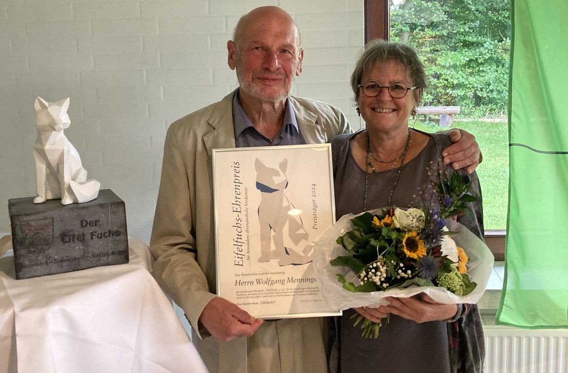 Eifelfuchs-Preisträger Wolfgang Menningen mit Doris Unsleber.