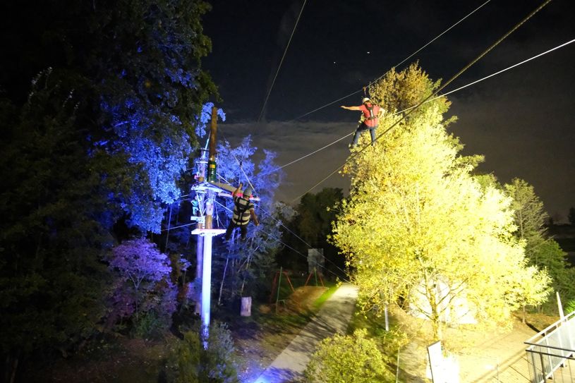 Beim „Strandleuchten“ am 26. Oktober im Seepark Zülpich wird zum ersten Mal auch „Flying Fox bei Nacht“ angeboten. Foto: Seepark Zülpich