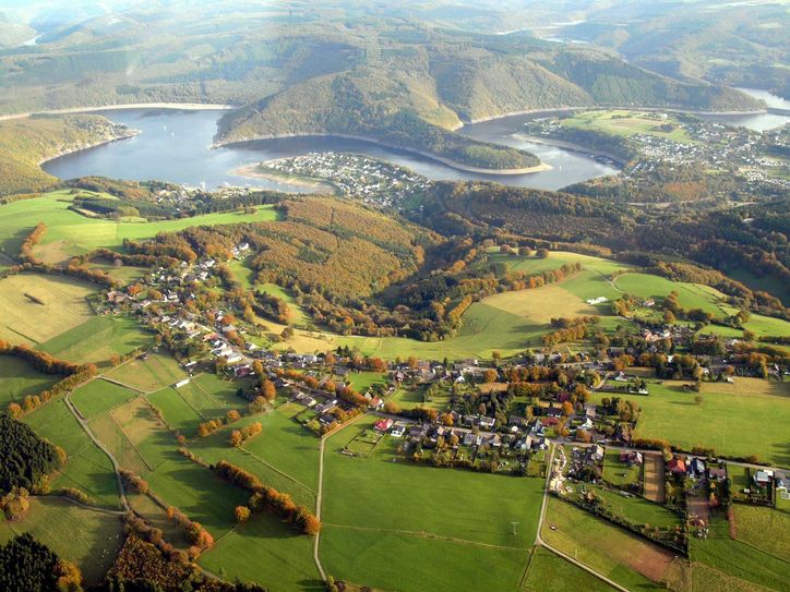 Idyllisch im Nationalpark Eifel gelegen, ist Simmerath zur Heimat für viele junge Familien geworden. Foto: Gemeinde Simmerath