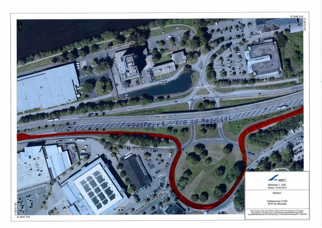 Der Verkehr aus Richtung der Stadt Trier kommend wird von der A 602 über die Abfahrtsrampe in den Verteilerkreis Trier ausgeleitet und anschließend über die Auffahrtsrampe wieder auf die A 602 zurückgeführt (rot dargestellte Verkehrsumleitung). Grafik: LBM