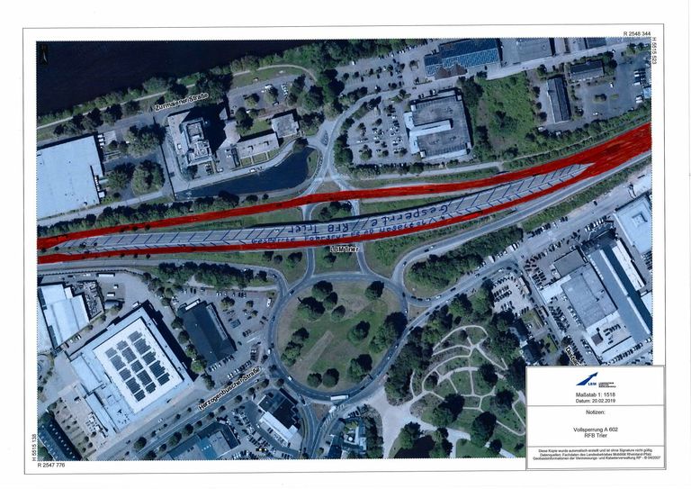 Am Wochenende vom 25. bis 26. Mai soll die Fahrbahn in Richtung Trier ausgebessert werden. Der Verkehr stadteinwärts wird hierzu parallel zur A602 über die Auf- und Abfahrtsrampen geführt (rot dargestellte Verkehrsumleitung). Grafik: LBM