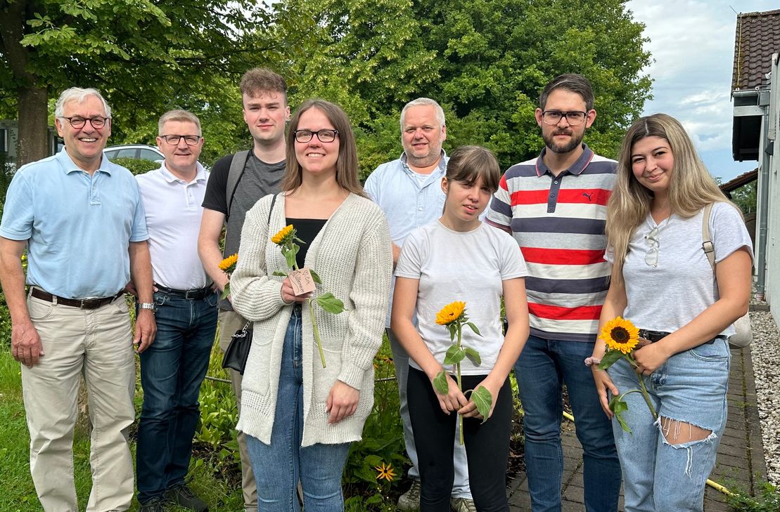 Von links:Werner Schmitz, Jürgen Leitzgen, Lars Schneider, Lena Bach, Daniel Olk, Janine Gierens, Julian Knauf und Liliana Aydin.
